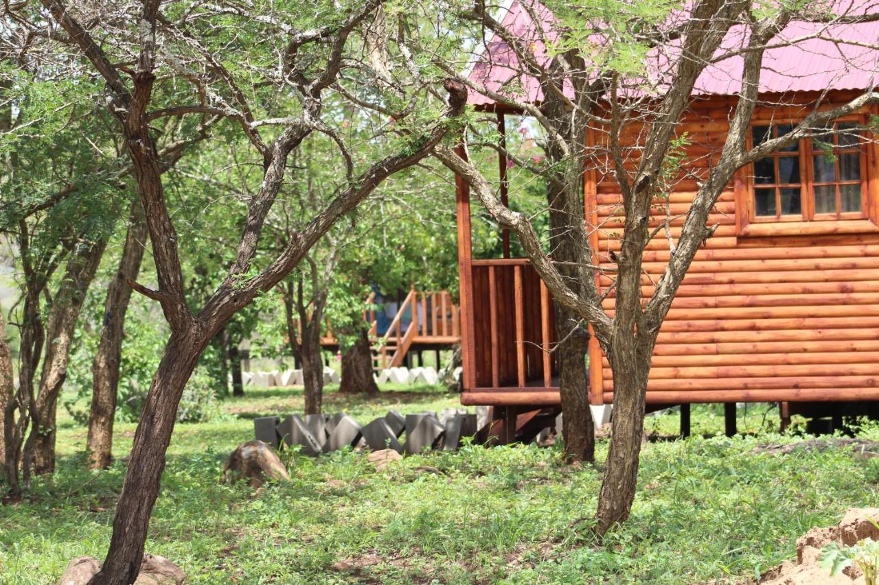Igula Lodge Mkuze エクステリア 写真
